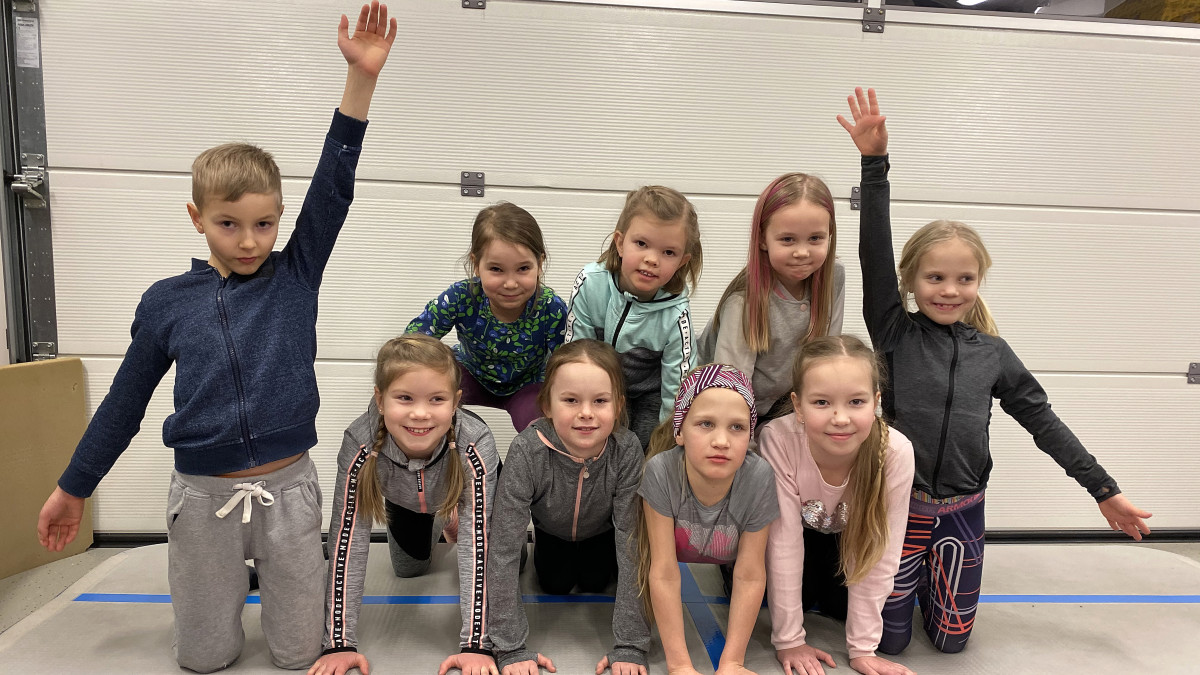 Puuhakerho eskareista kakkosluokkalaisille Sarpatissa maanantaisin klo 16.45 - 18.00.
